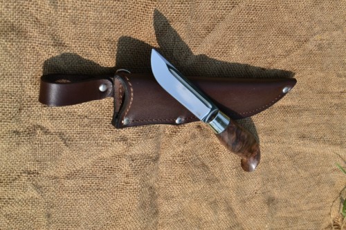 Нож Финка (вариант 1) - сталь D2, мельхиоровая оковка (маленькая), корень ореха.